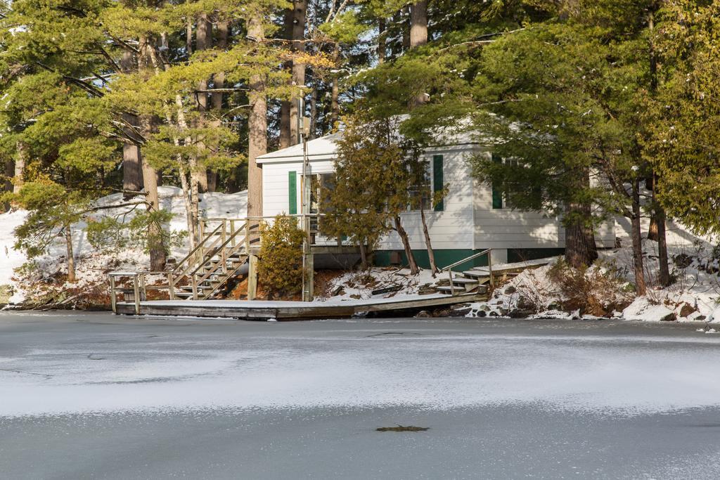 Sherwood Inn Port Carling Exterior photo